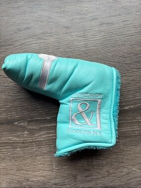 Scotty Cameron Titleist 2007 Cameron & Company putter cover.